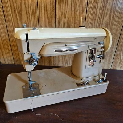 Singer Portable Sewing Machine & Accessories (G5-JS)
