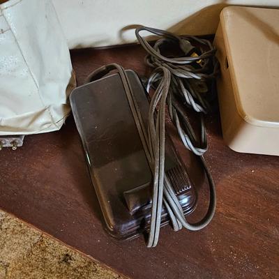 Singer Portable Sewing Machine & Accessories (G5-JS)