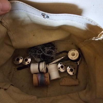 Singer Portable Sewing Machine & Accessories (G5-JS)