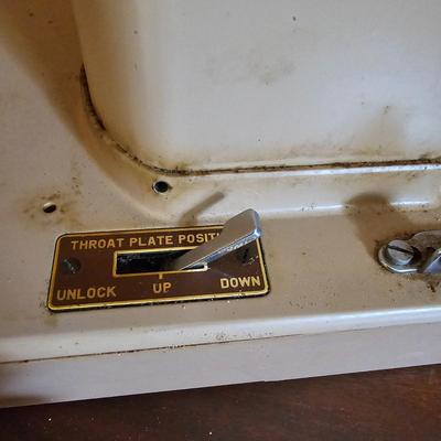 Singer Portable Sewing Machine & Accessories (G5-JS)