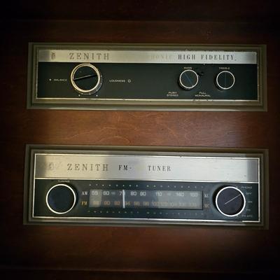 Zenith Stereophonic High Fidelity Phonograph & AM/FM Tuner (G5-JS)