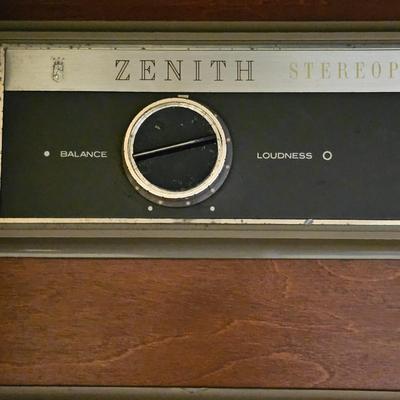 Zenith Stereophonic High Fidelity Phonograph & AM/FM Tuner (G5-JS)