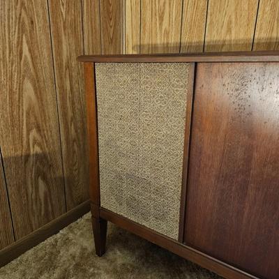 Zenith Stereophonic High Fidelity Phonograph & AM/FM Tuner (G5-JS)