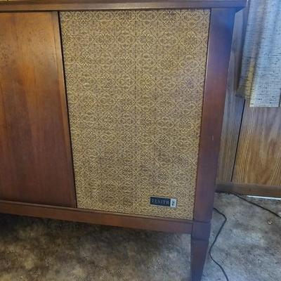 Zenith Stereophonic High Fidelity Phonograph & AM/FM Tuner (G5-JS)