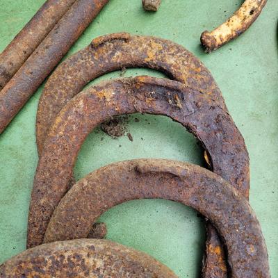 Horseshoes and Spikes (G-EL)