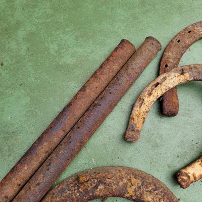 Horseshoes and Spikes (G-EL)