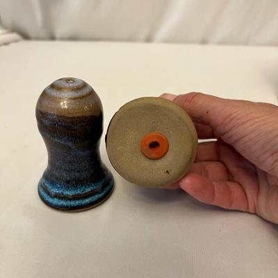 Mangum & More Signed Pottery (K-RG)