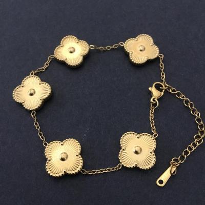 Nice gold tone bracelet