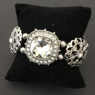 Beautiful rhinestone, silver tone, stretch fashion bracelet