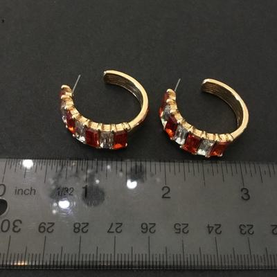 Beautiful vintage very nice gold tone, orange crystal rhinestone hoop earrings