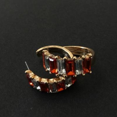 Beautiful vintage very nice gold tone, orange crystal rhinestone hoop earrings