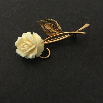 Vintage winard Gf brooch 12 karat gold filled celluloid rose