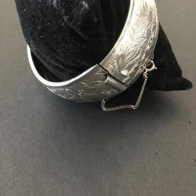 Beautiful vintage floral design hinged bracelet, bangle with safety chain very nice