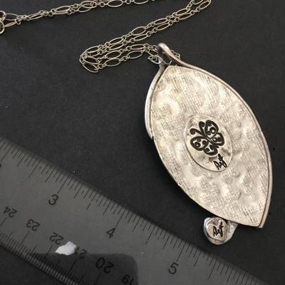 Beautiful, vintage, large lizard, pendant, and chain necklace, silver tone