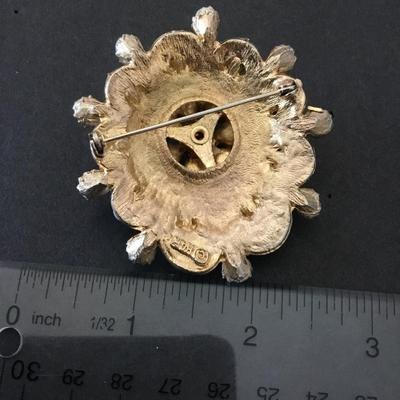 Gorgeous, vintage signed HAR brooch