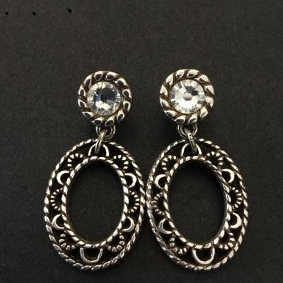 Very nice pretty Silvertone rhinestone, oval hoop, dangle earrings