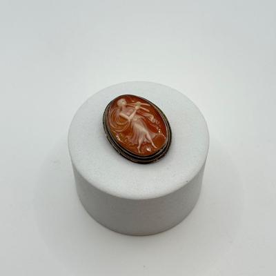 LOT 9: Antique Sterling Silver Cameo Brooch/Pendant (3.83gtw)