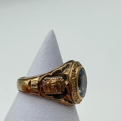 LOT 10: Vintage 10k Gold Vineland High School Class of 1960 Size 6.5 Ring (7.13gtw)