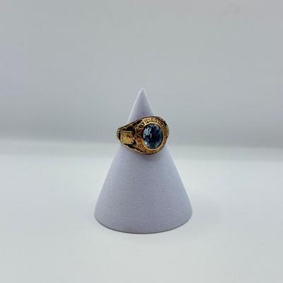 LOT 10: Vintage 10k Gold Vineland High School Class of 1960 Size 6.5 Ring (7.13gtw)