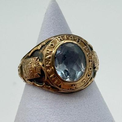 LOT 10: Vintage 10k Gold Vineland High School Class of 1960 Size 6.5 Ring (7.13gtw)