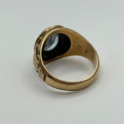 LOT 10: Vintage 10k Gold Vineland High School Class of 1960 Size 6.5 Ring (7.13gtw)