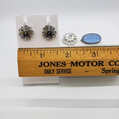 LOT 54: Antique Blue Moonstone Sterling Silver Pin & Set of Sterling Silver Eastern Star Pin & Screwback Rhinestone Earrings