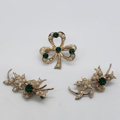 LOT 55: Assorted Brooches; 12k GF Burt Cassell, Crown Trifari, Coro