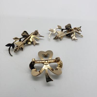 LOT 55: Assorted Brooches; 12k GF Burt Cassell, Crown Trifari, Coro