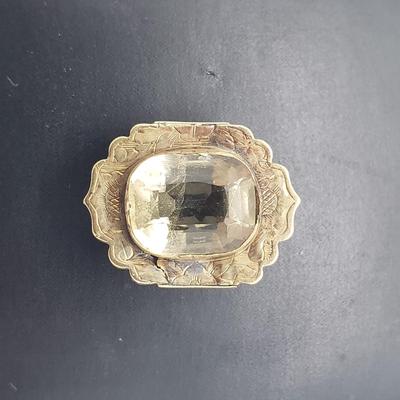 LOT 58: 10k Antique Pin with Gemstone 1.9g