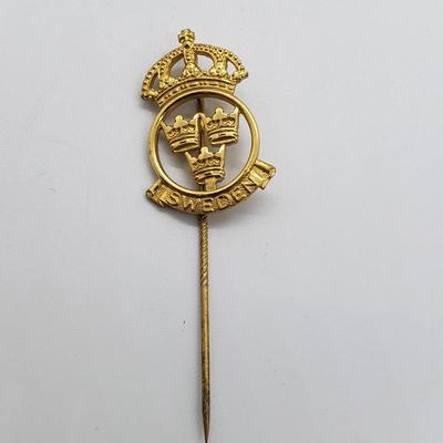 LOT 60: Collection of Stick Pins; Glass Cameo, Enamel Butterfly & More