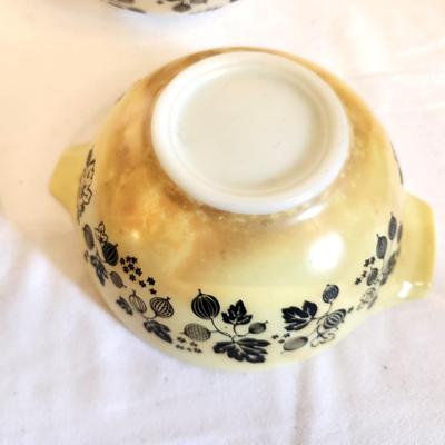 Lot #232 Set of four Vintage PYREX Yellow Gooseberry Bowls