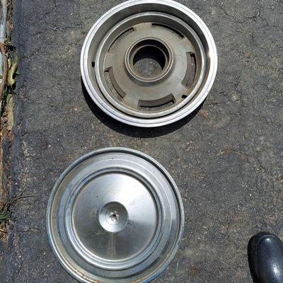 Retro Hubcaps & Car Parts – Buick, Chevy, Ford & More (G-BBL)