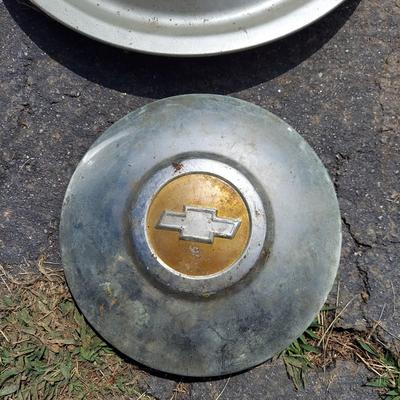 Retro Hubcaps & Car Parts – Buick, Chevy, Ford & More (G-BBL)