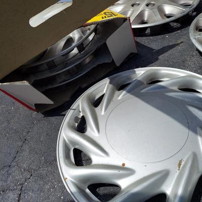 Retro Hubcaps & Car Parts – Buick, Chevy, Ford & More (G-BBL)