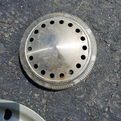 Retro Hubcaps & Car Parts – Buick, Chevy, Ford & More (G-BBL)