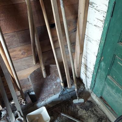 Yard Hand Tools & More (GB-BBL)