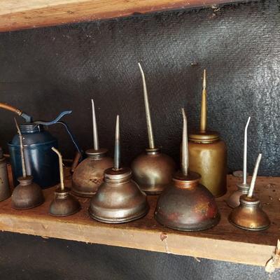 Vintage Oil Cans (G-BBL)