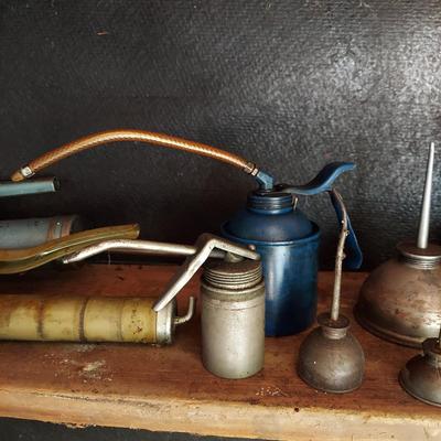 Vintage Oil Cans (G-BBL)