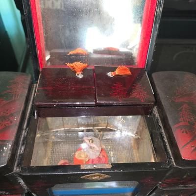 Jewelry box
