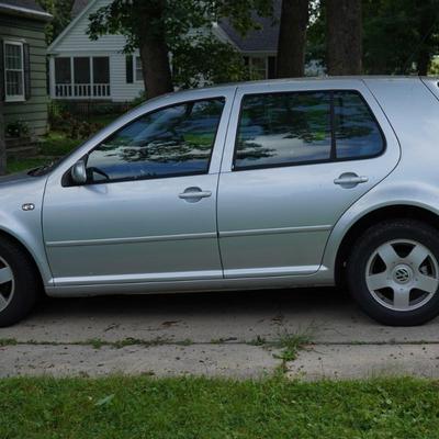 2002 VOLKSWAGEN GOLF HATCHBACK WITH 96,000 MI. - MANUAL