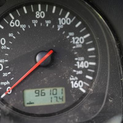 2002 VOLKSWAGEN GOLF HATCHBACK WITH 96,000 MI. - MANUAL