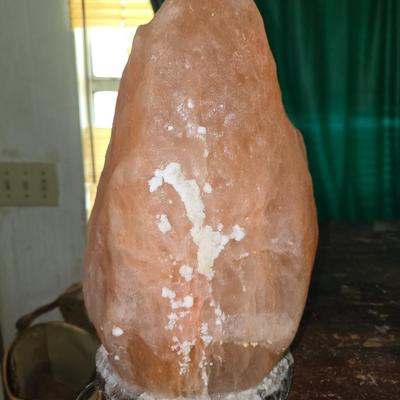 Large salt lamp