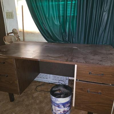 Desk.