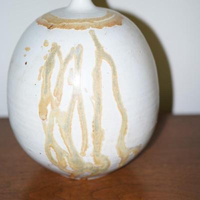 ART POTTERY VASE BY CECIL STRAWN. MID CENTURY 1970'S