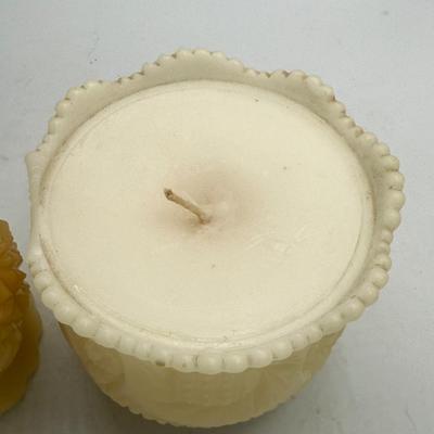 Sale Photo Thumbnail #558: Container has a chip on the side. Doesn’t take away from her beauty.