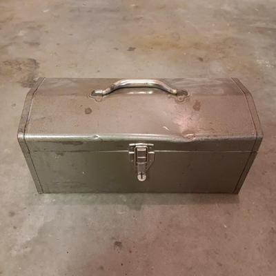 METAL TOOL BOX WITH SHELF AND A SET OF COMBINATION WRENCHES AND MORE