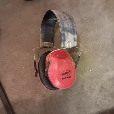 TABLE SAW ROLLER, CLAMPS, CIRCULAR SAW, KNEE PADS AND MORE