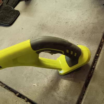 RYOBI CORDLESS WEED CUTTER, LEAF BLOWER, EDGER AND MORE