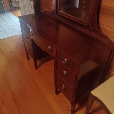Vintage Mahogany Vanity Dresser with Mirror