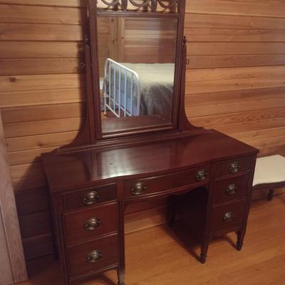 Vintage Mahogany Vanity Dresser with Mirror